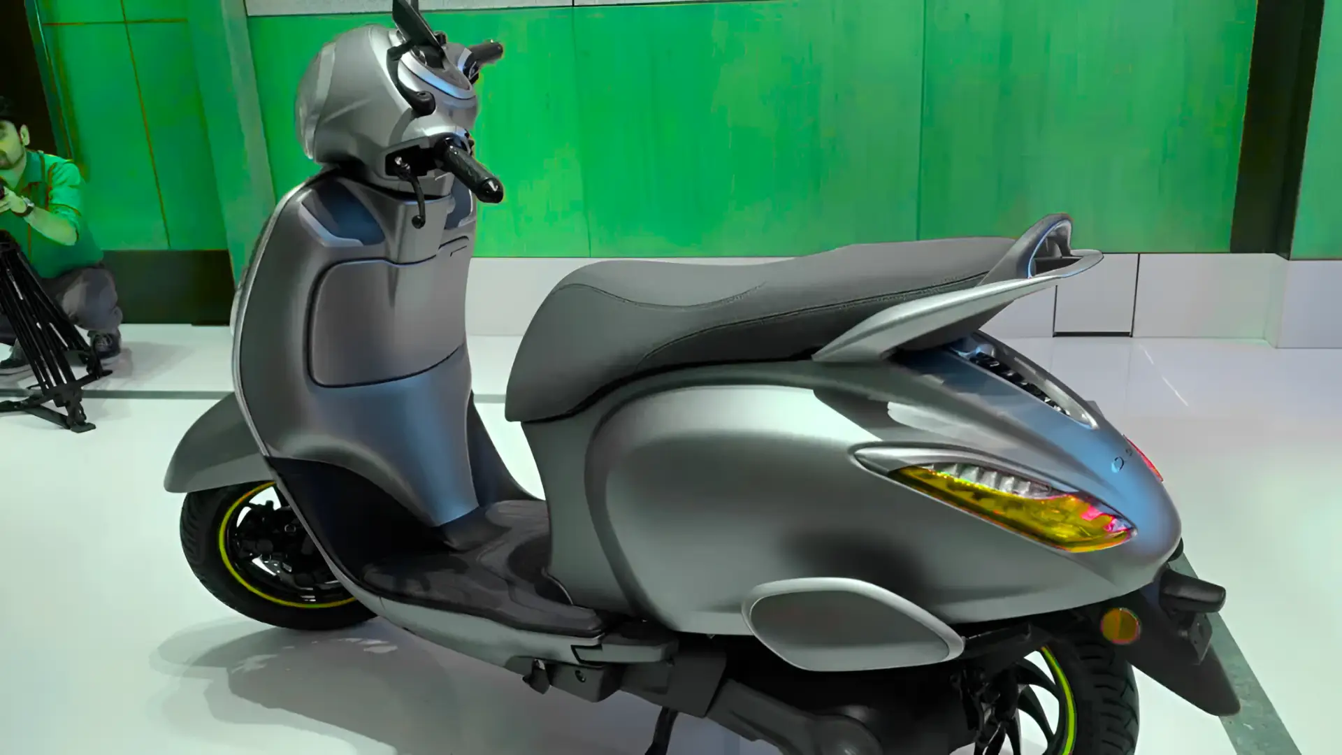Bajaj Chetak Electric, Bajaj Chetak Electric price, Bajaj Chetak Electric range, Bajaj Chetak Electric features, Bajaj Chetak Electric discount, Bajaj Electric Scooter India, Bajaj Chetak top speed, Best electric scooter India, Bajaj Chetak 2025, Bajaj Chetak battery life